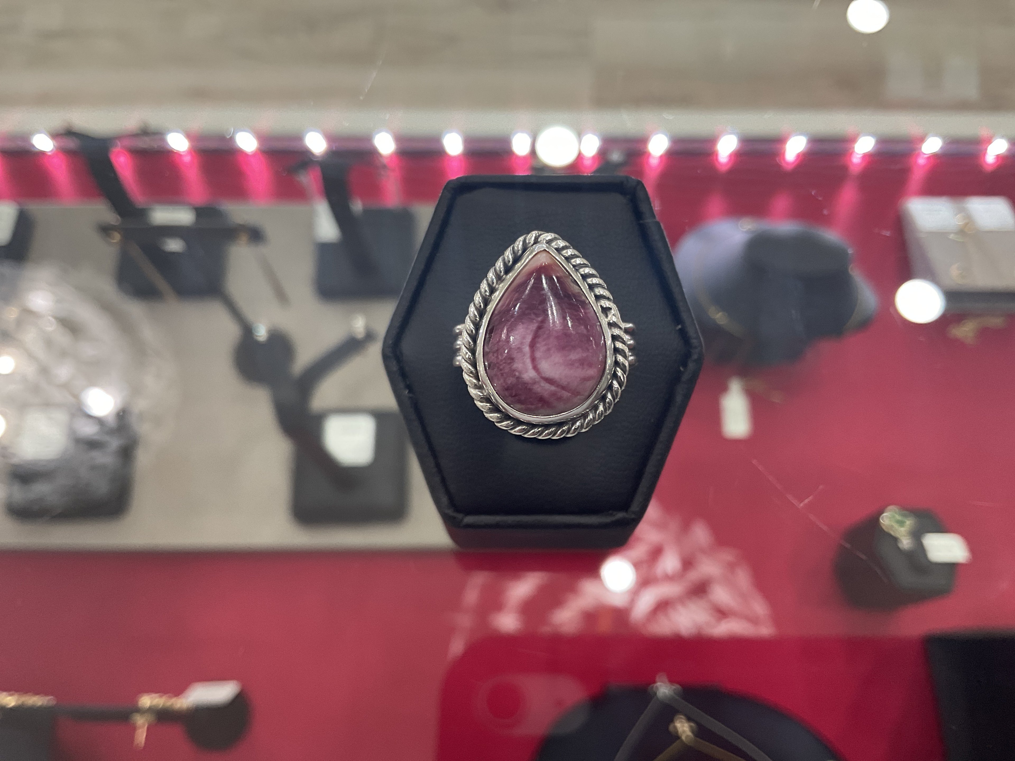 Purple Spiny Oyster Teardrop Ring