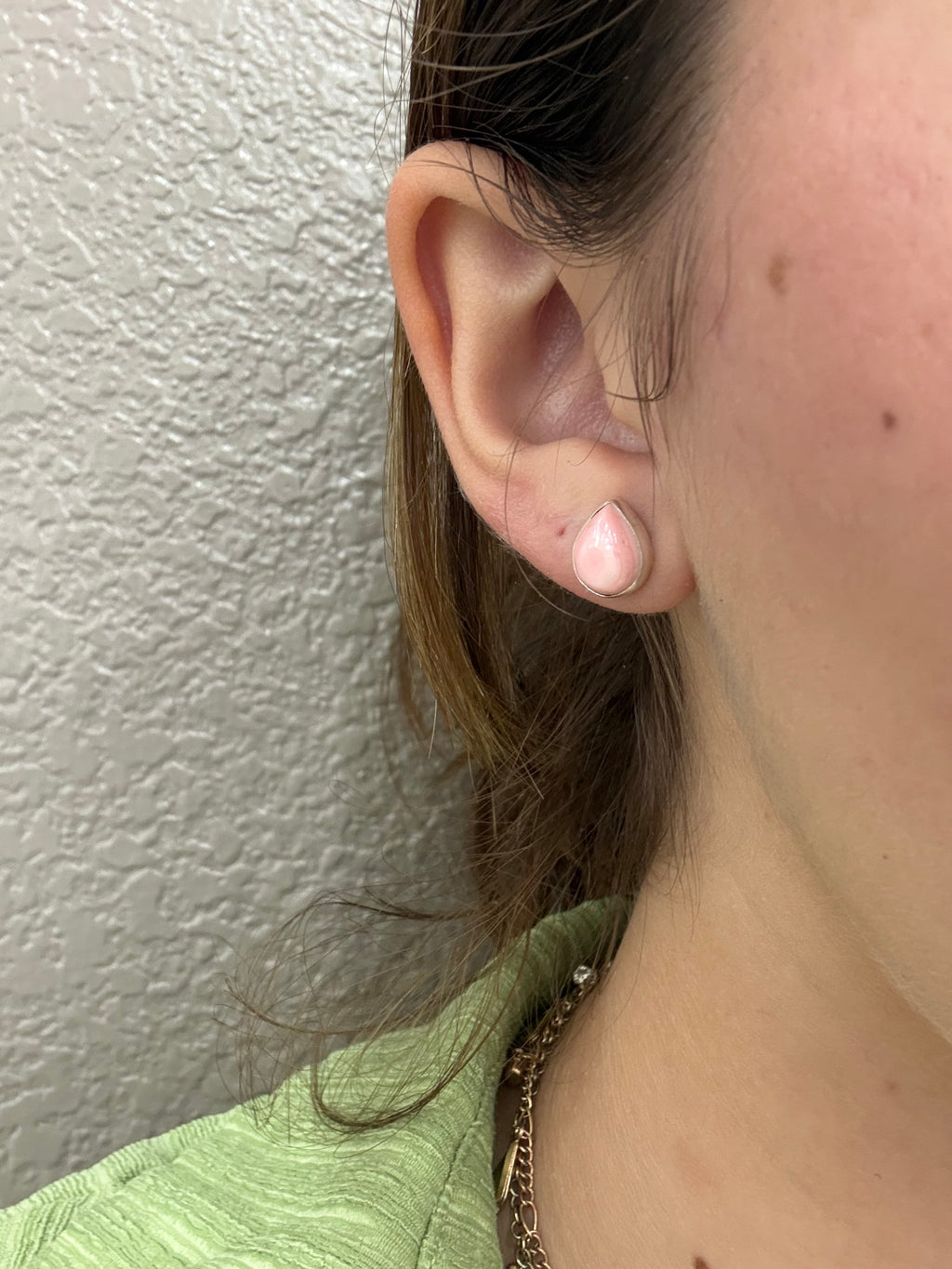 Pink Conch Teardrop Stud Earrings