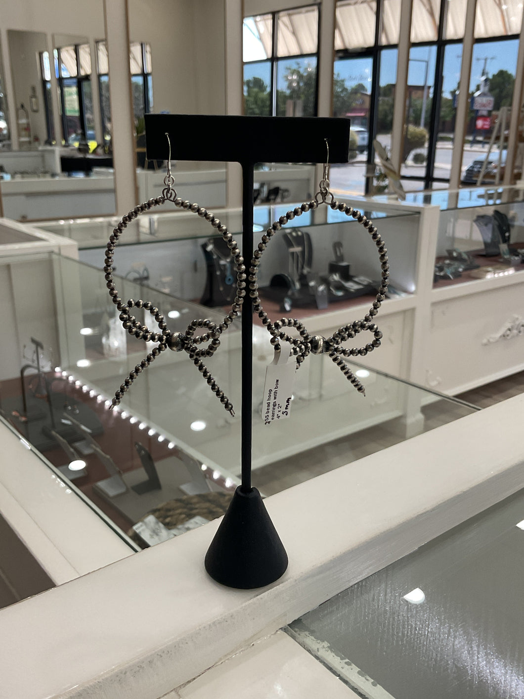 SS bead hoop earrings with bow