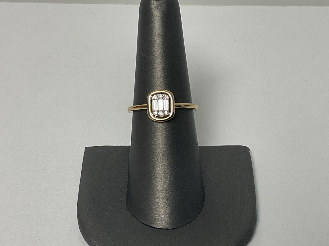 14KY Natural Diamond Mosaic Halo Ring