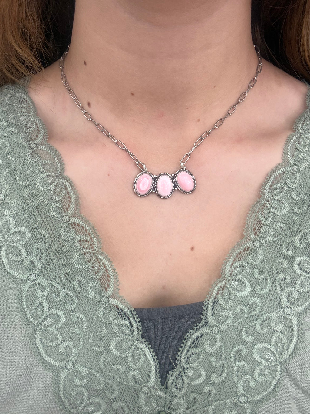 Pink Conch Three Oval Necklace