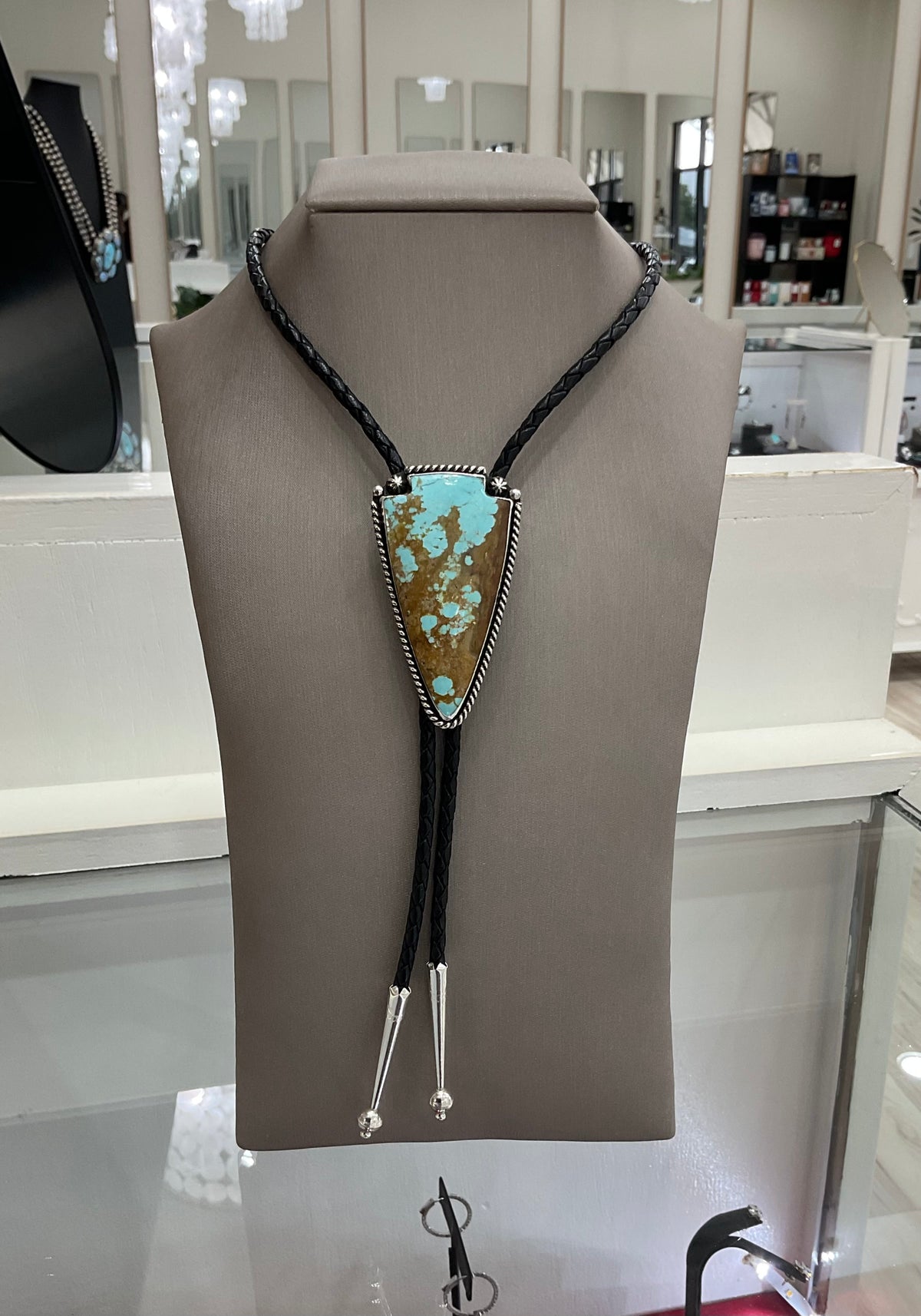 The Arrowhead Bolo