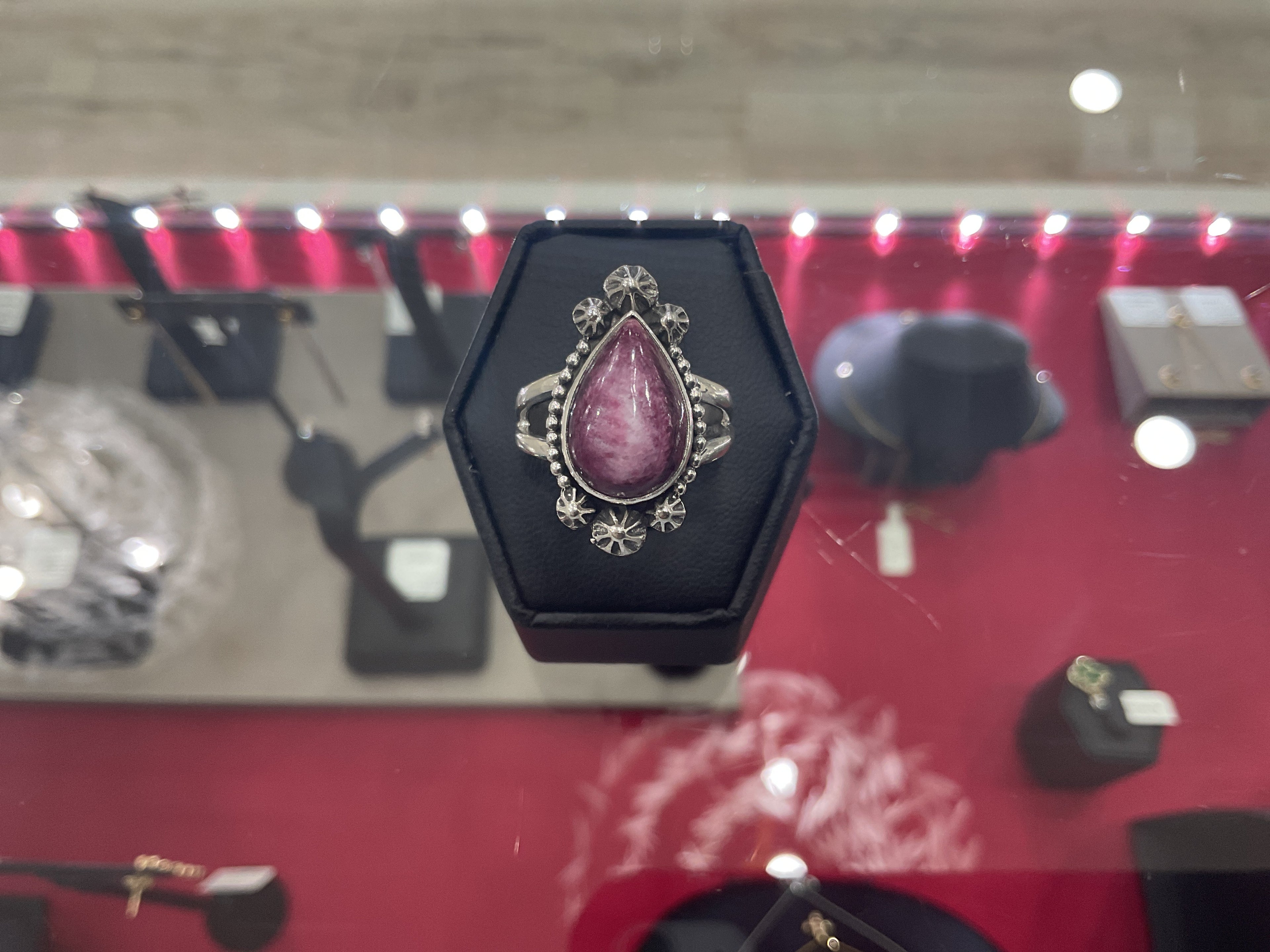 Purple Spiny Oyster Teardrop Ring