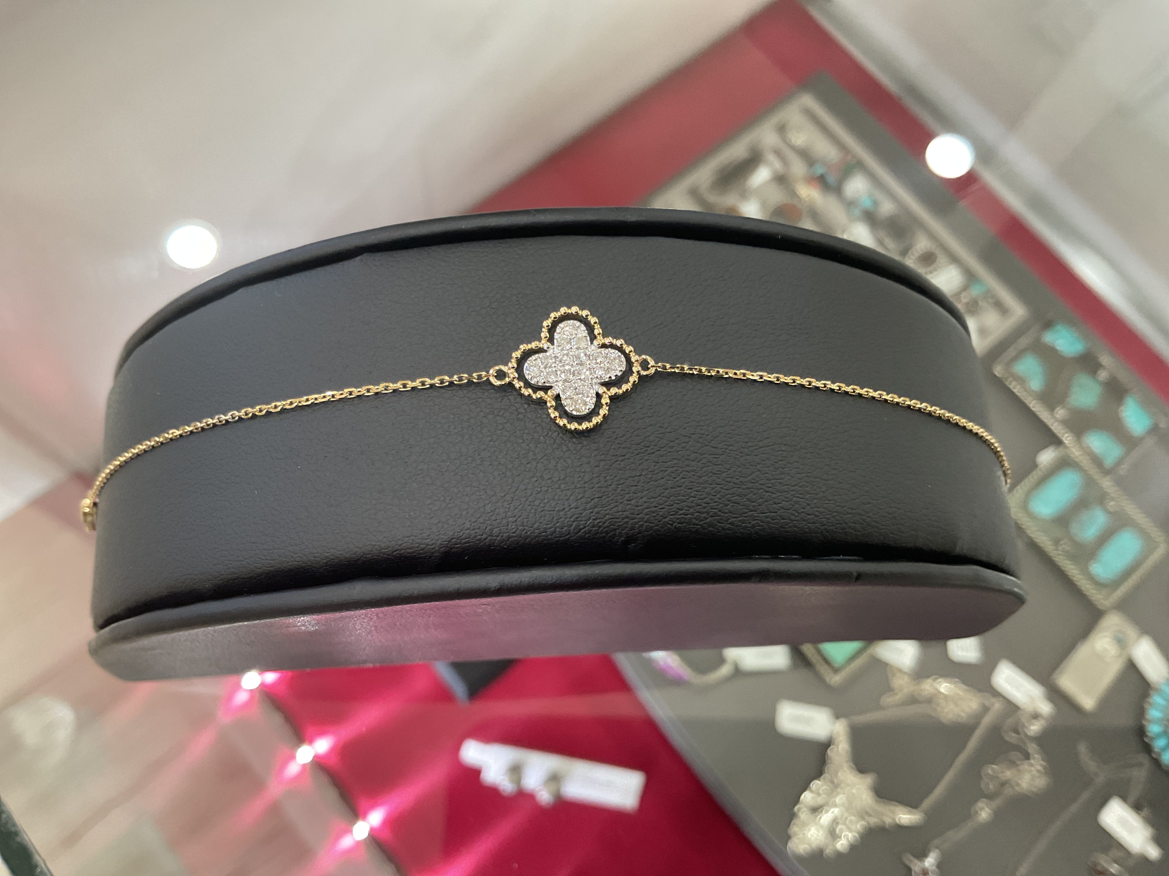 14KWY Natural Diamond Clover Bracelet