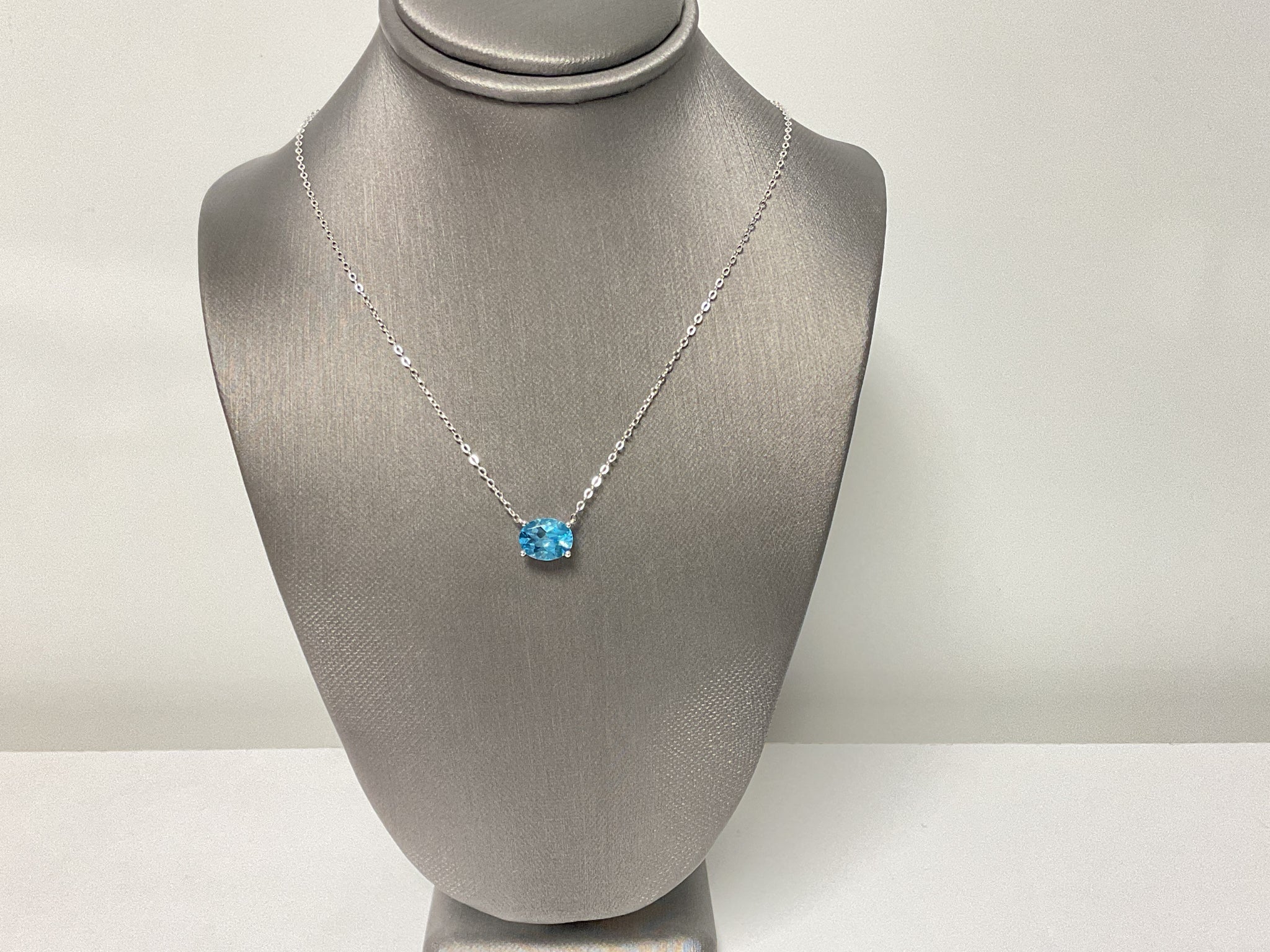 10KW Gold Swiss Blue Topaz Necklace