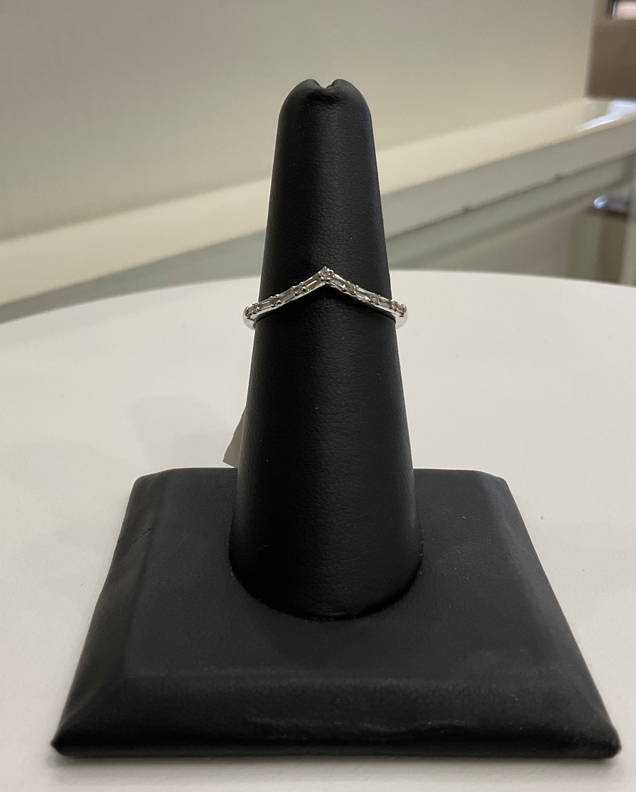 14KW Gold and Diamond Ring