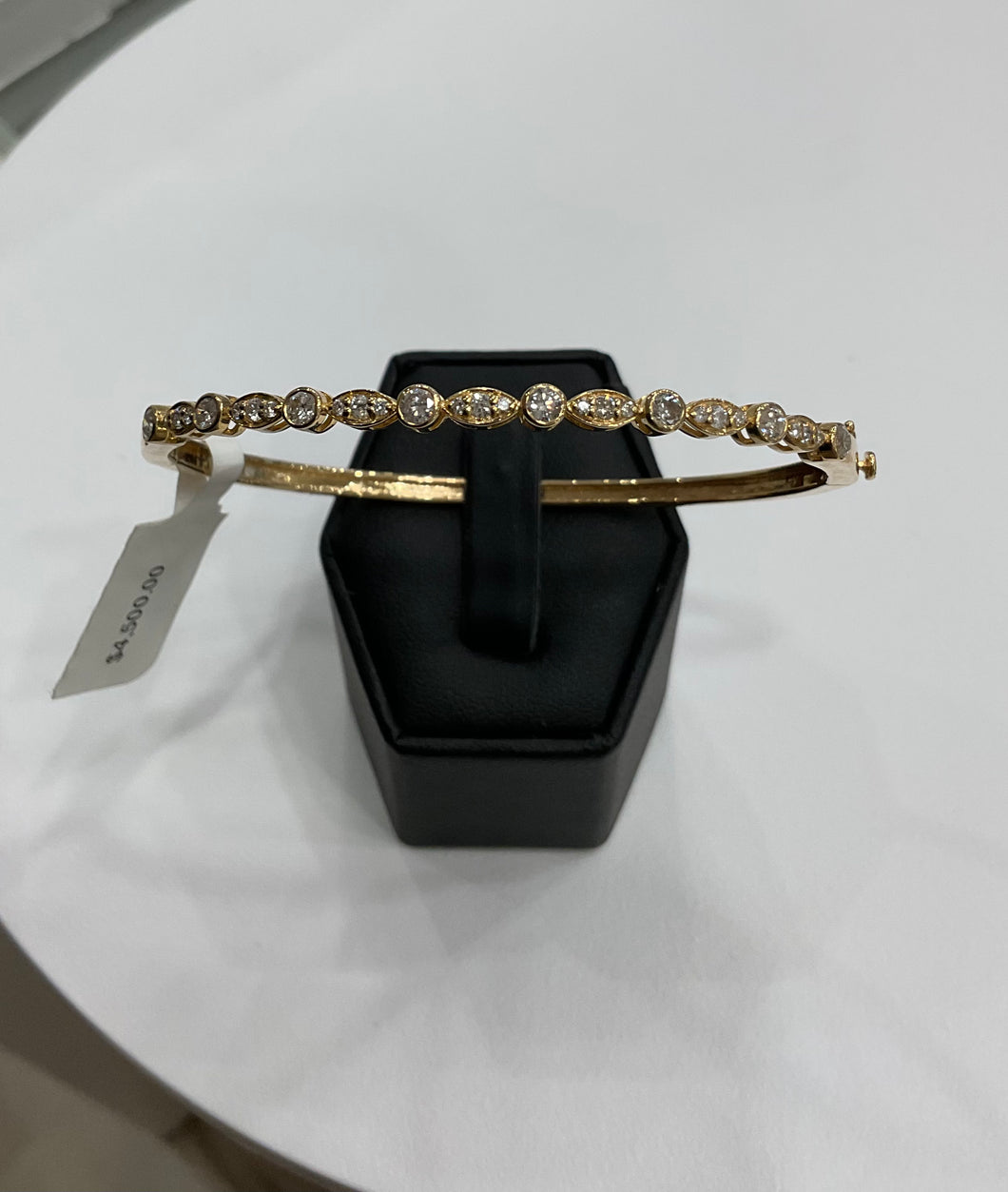 14KY Gold and Diamond Bangle