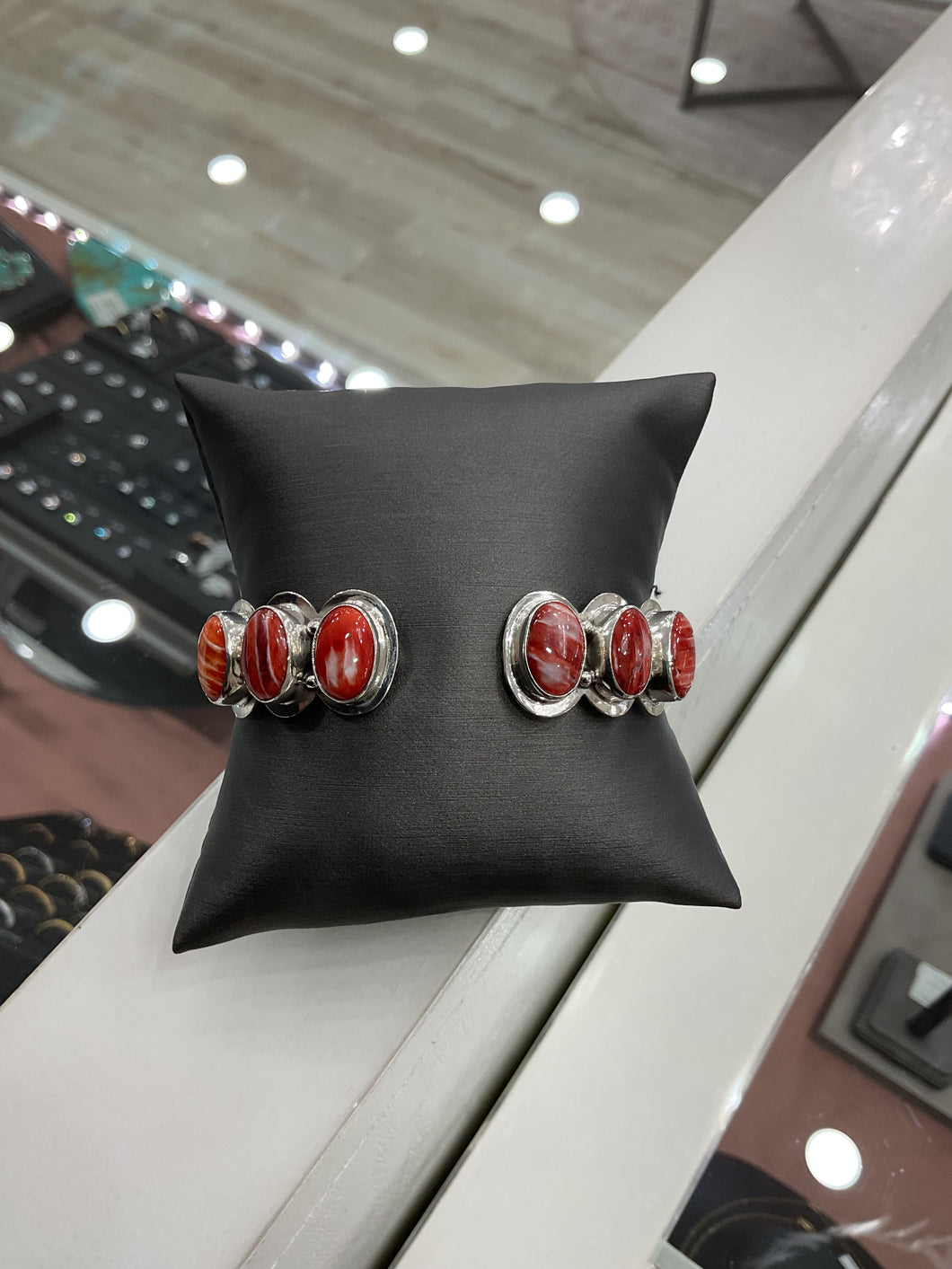 Red Spiny Oyster Cuff
